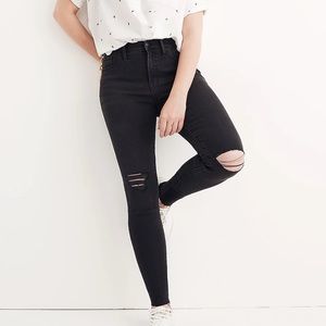 Madewell 9" Mid-Rise Skinny Jeans in Black Sea Size 27 Distressed Raw Hem